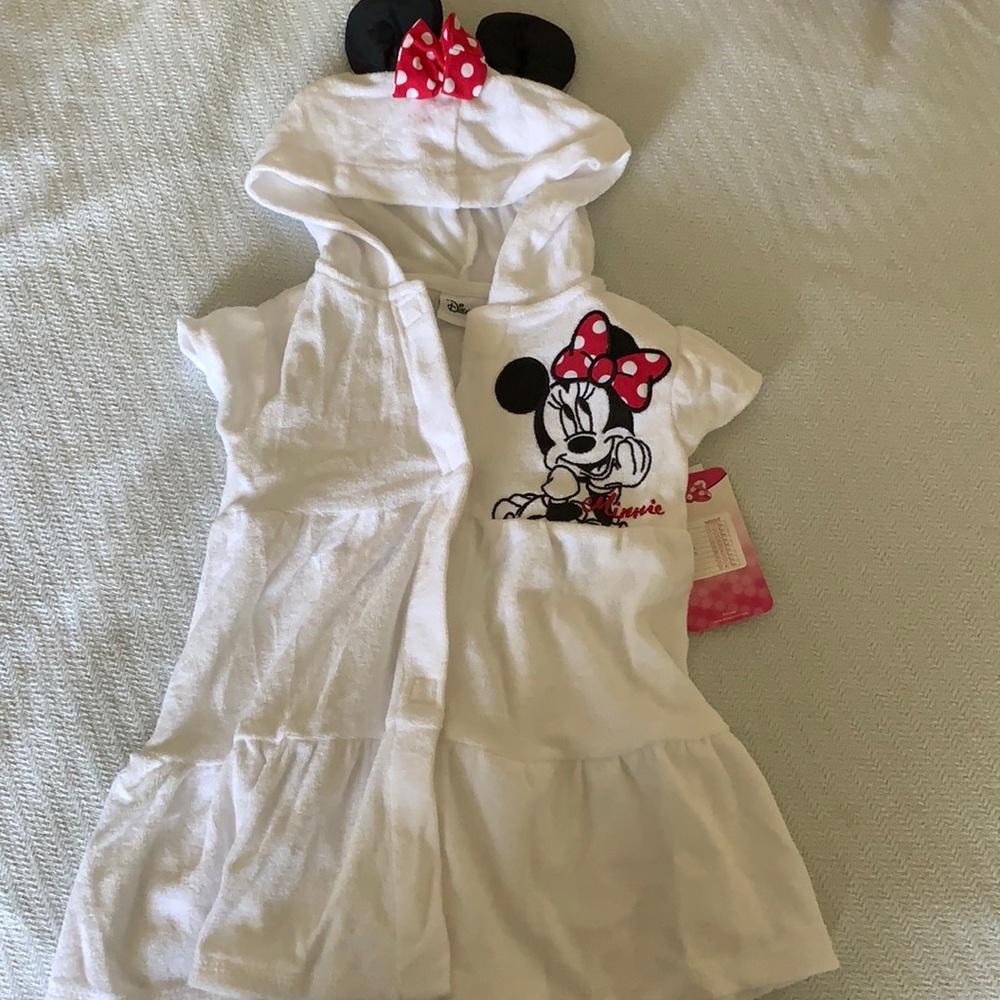 Minnie Mouse bath robe